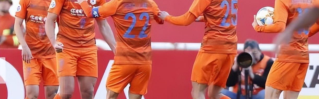 英雄联盟赛事-韩鹏刚出任教练组组长，鲁能就为他雪中送炭，敲定两位强援当助教