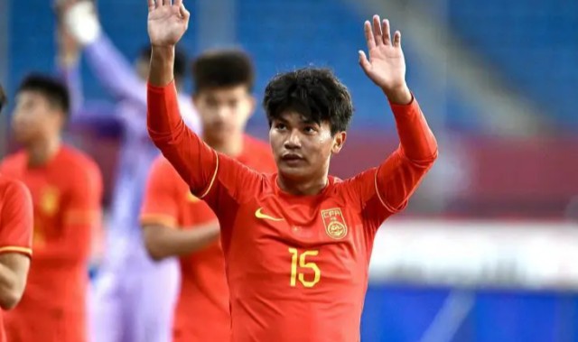 S赛注册-一针见血？名宿为国足19岁神童喊冤：他能拿球组织，被教练用废了